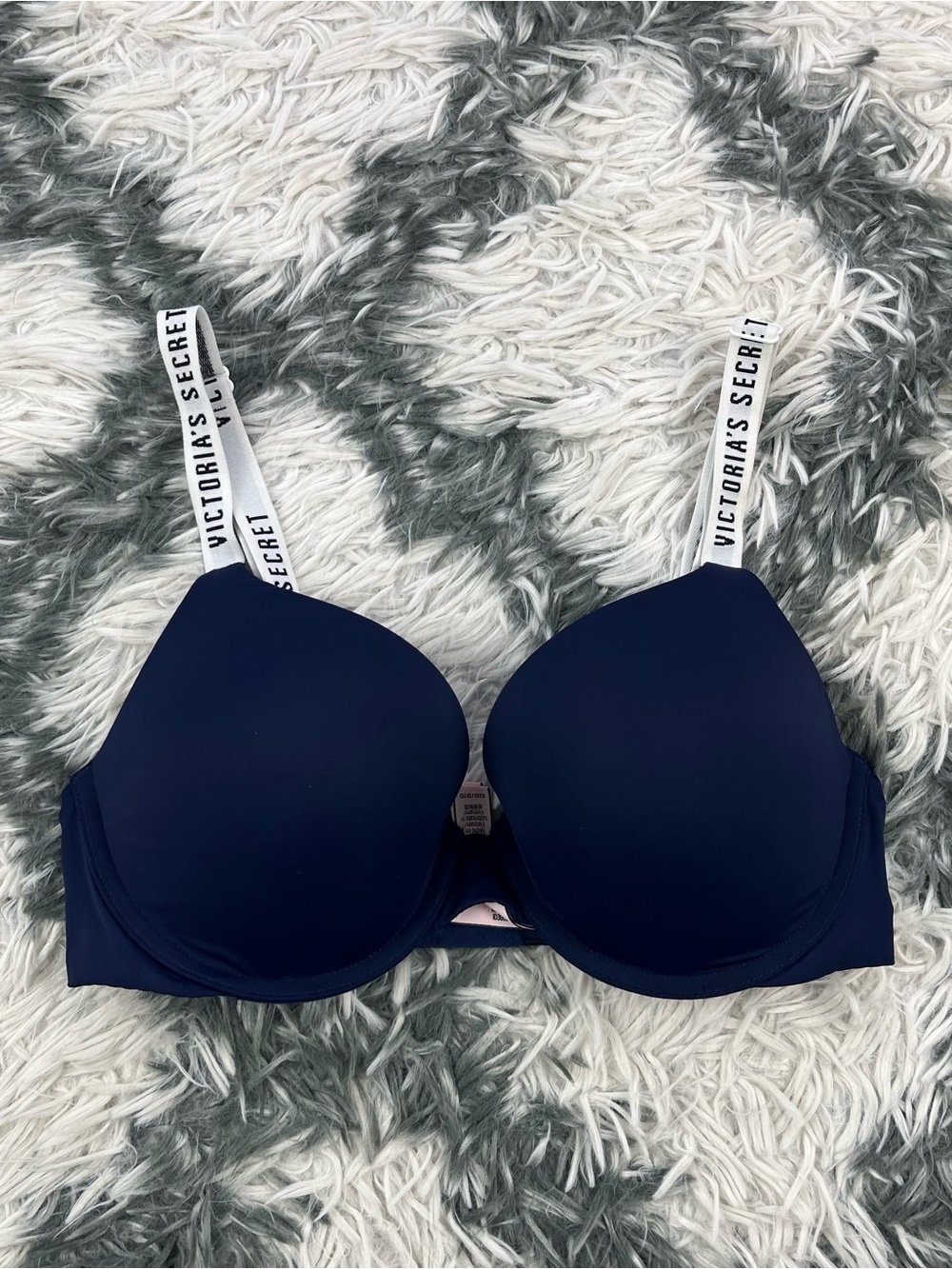 Victoria’s Secret Women’s Navy Blue White Full Coverage T-shirt Bra Size 32D